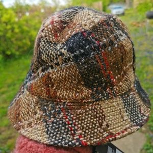 Burberry London wool bucket hat NWT